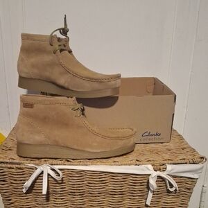 Clarks Men's Light Brown Chukka Boots